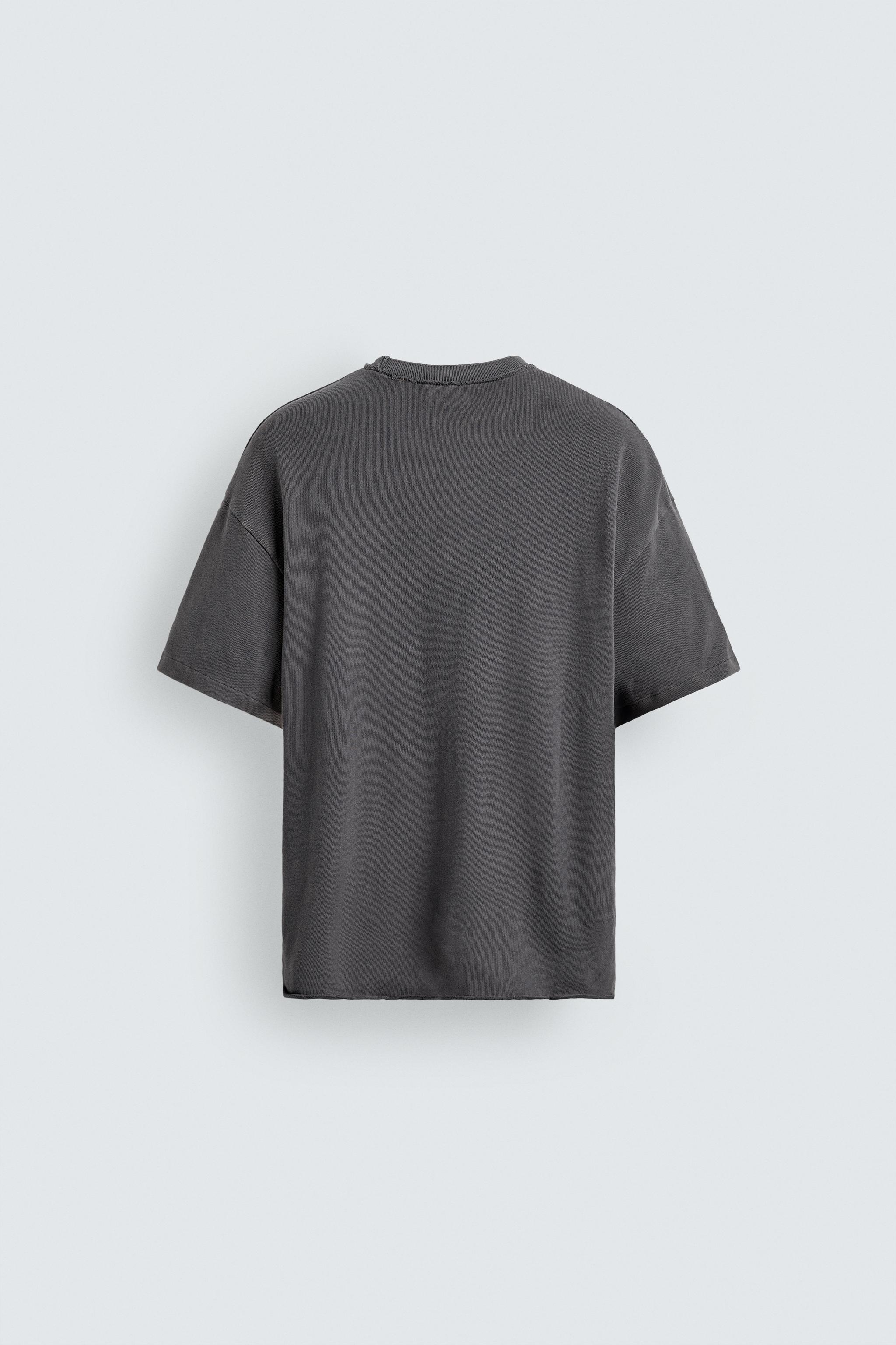 T-SHIRT EN MAILLE À FINITIONS IRRÉGULIÈRES