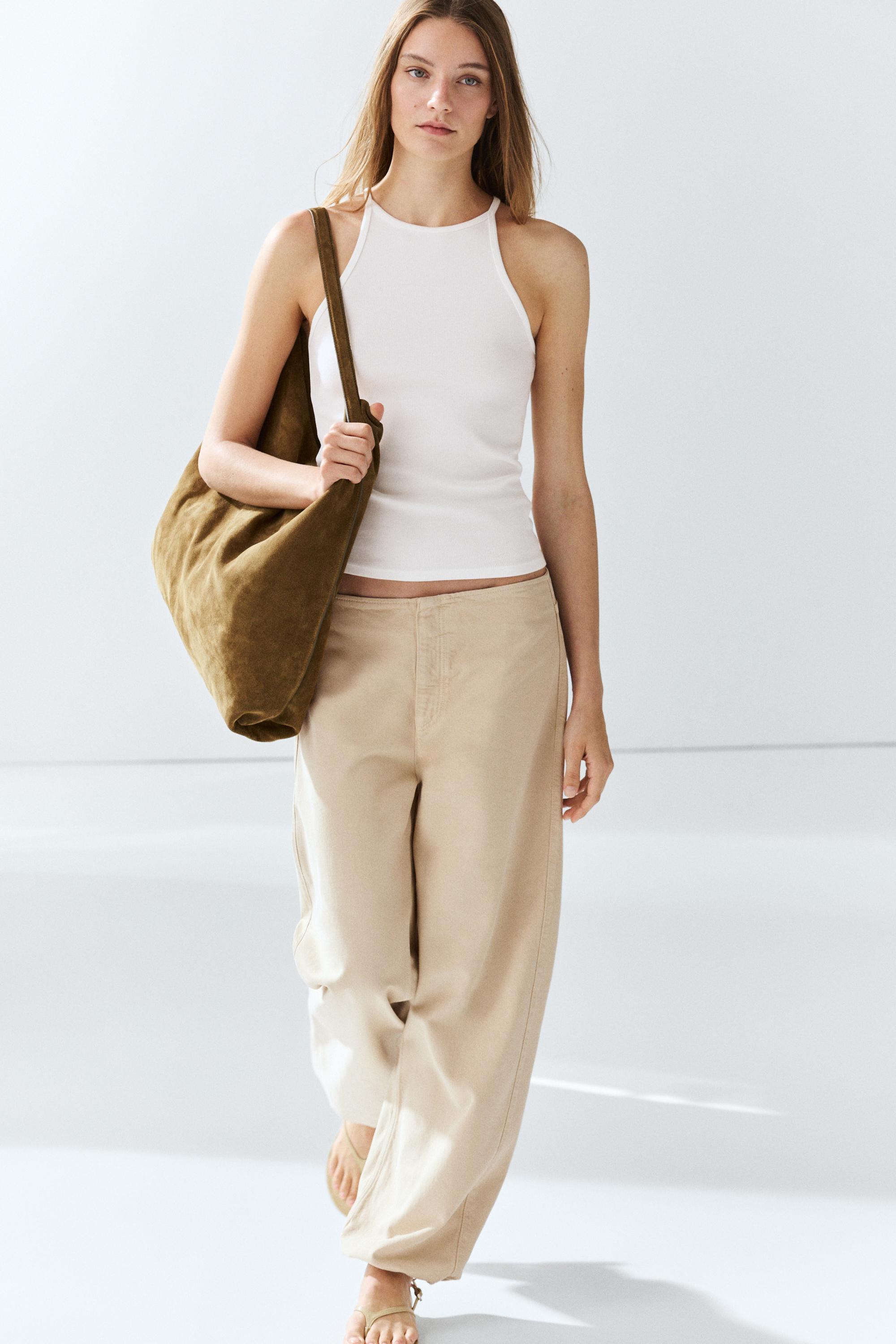Relaxed fit parachute pants — Beige