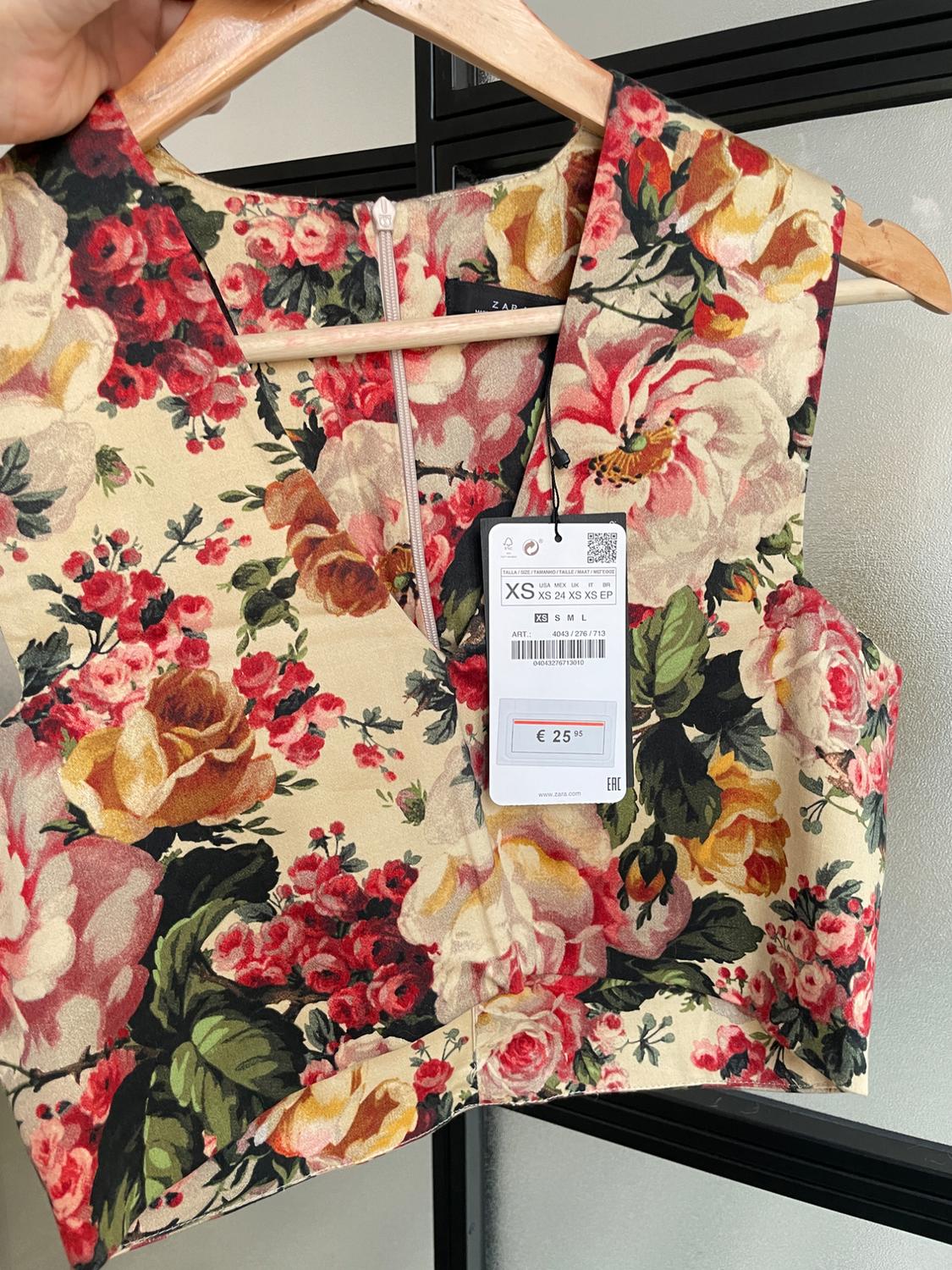 TOP ESTILO CHALECO FLORAL - Image 4