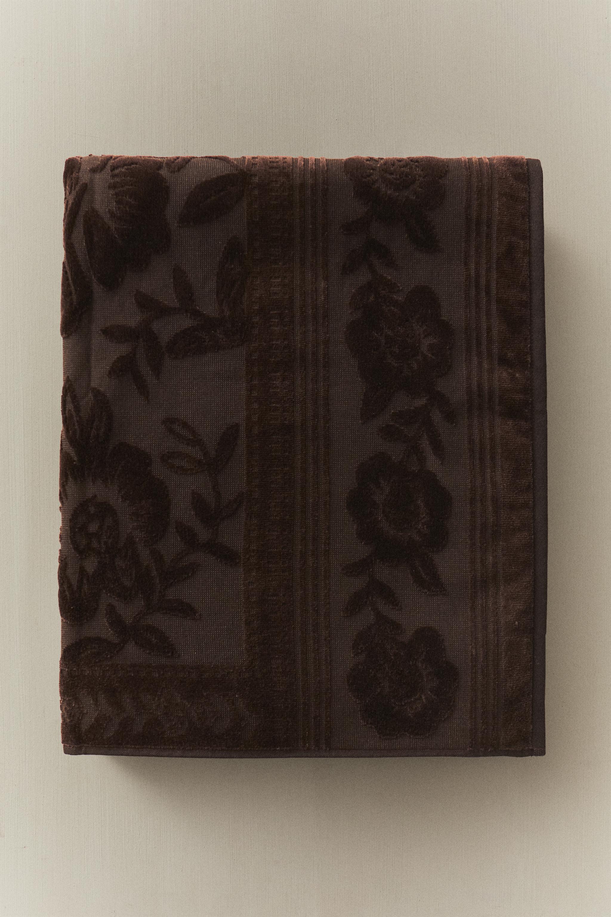 SERVIETTE DE BAIN JACQUARD VELOURS