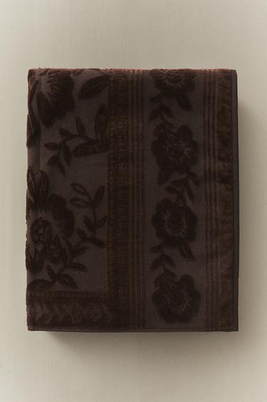 VELOUR JACQUARD BATH TOWEL - Chocolate by Zara