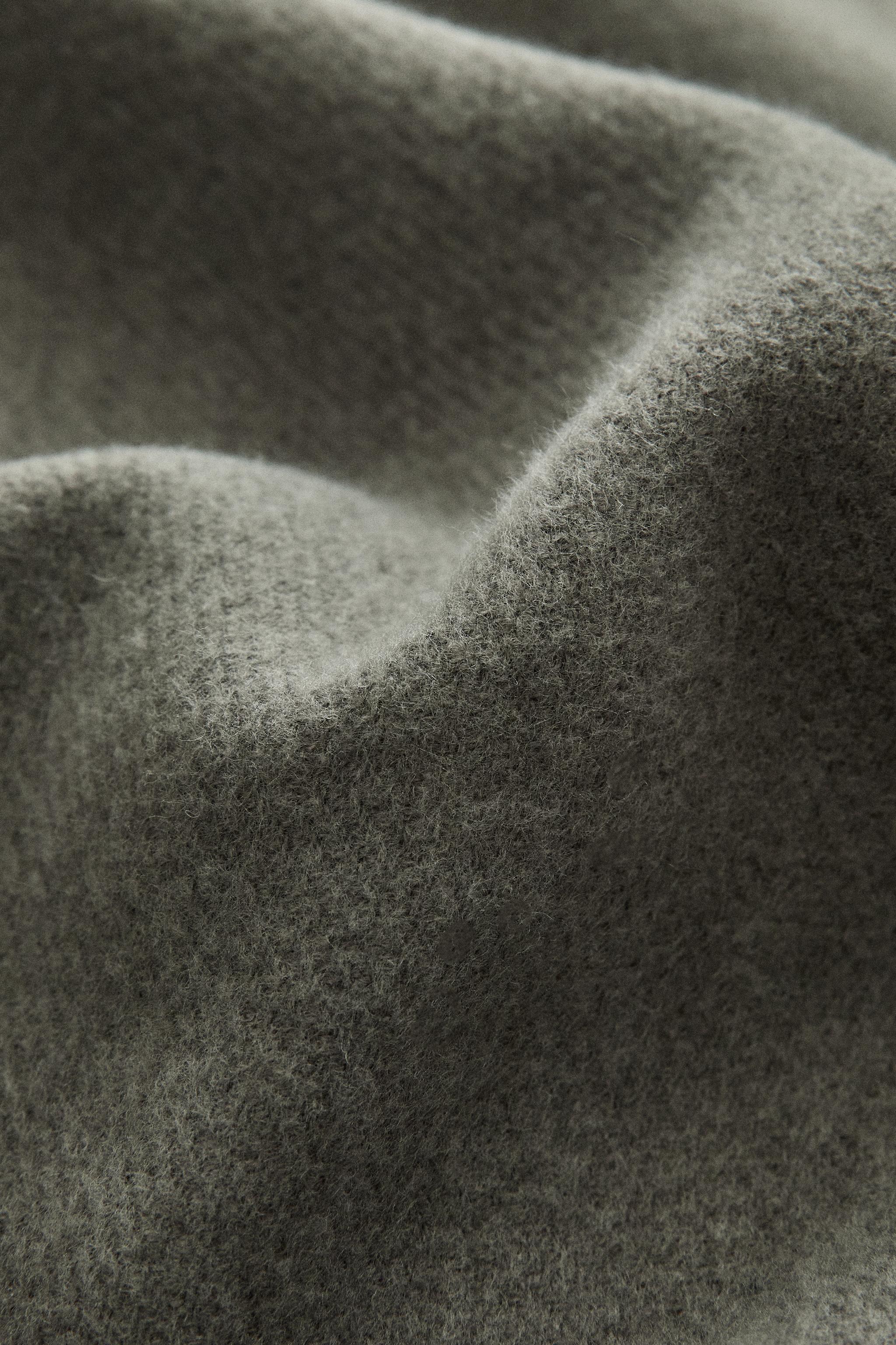 SOFT FRINGED BLANKET