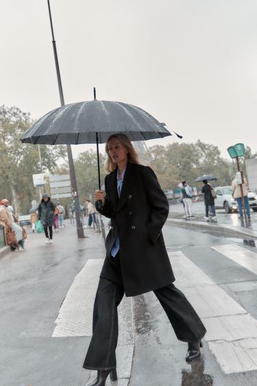 MANTEAU À BOUTONNAGE CROISÉ AVEC ÉPAULETTES - Noir de Zara