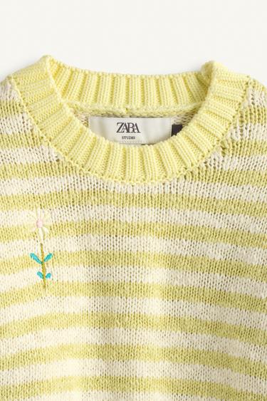 PULL EN MAILLE RAYÉ FLEUR BRODÉE ÉDITION LIMITÉE - Citron vert de Zara - Image 7