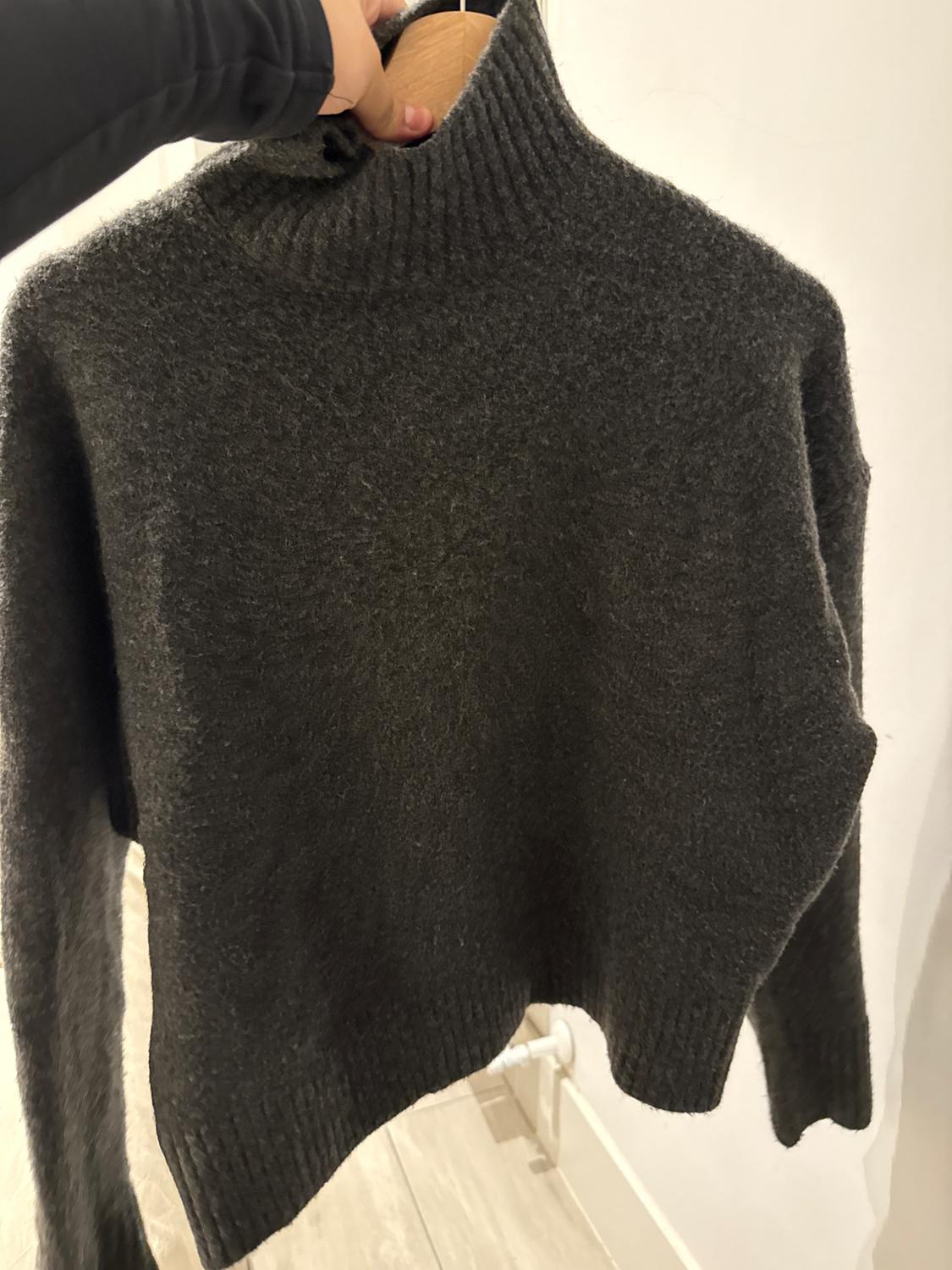 BASIC SOFT KNIT SWEATER - Image 3