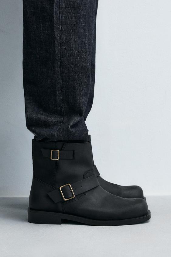 LEATHER BUCKLE BOOTS