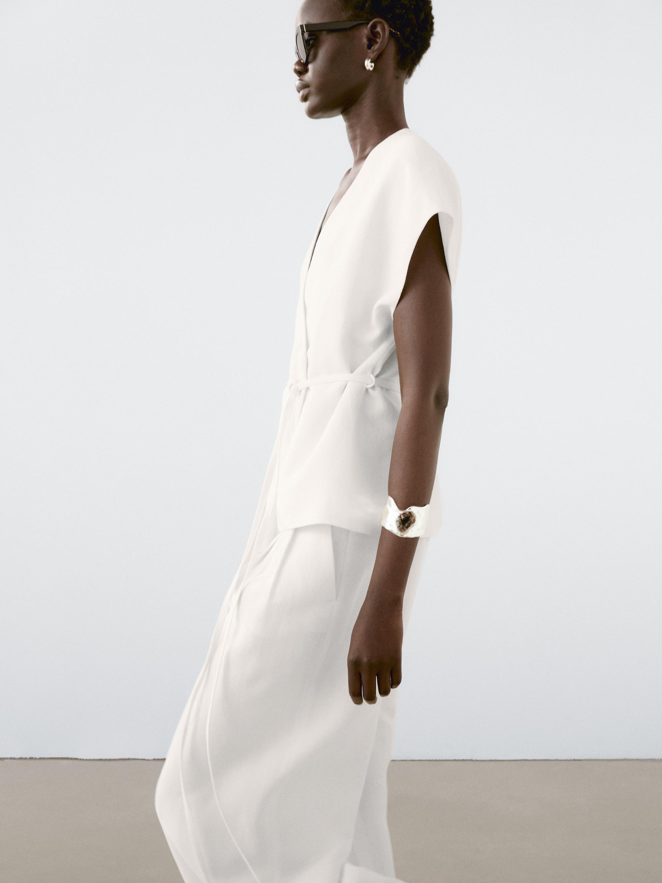 Linen blend crossover kimono with tie detail - Oyster-white Linen blend crossover kimono with tie detail - Oyster-white