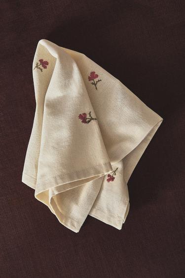 KOMPLET SERWETEK Z HAFTEM KWIATOWYM (2 SZT.) - Ecru Zara