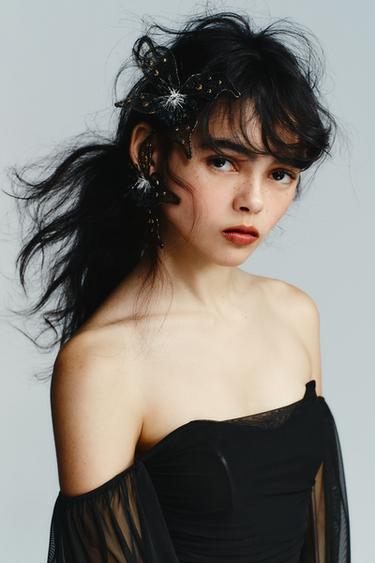 MAXI OORBELLEN MET BLOEMEN - Zwart van Zara - Afbeelding 0