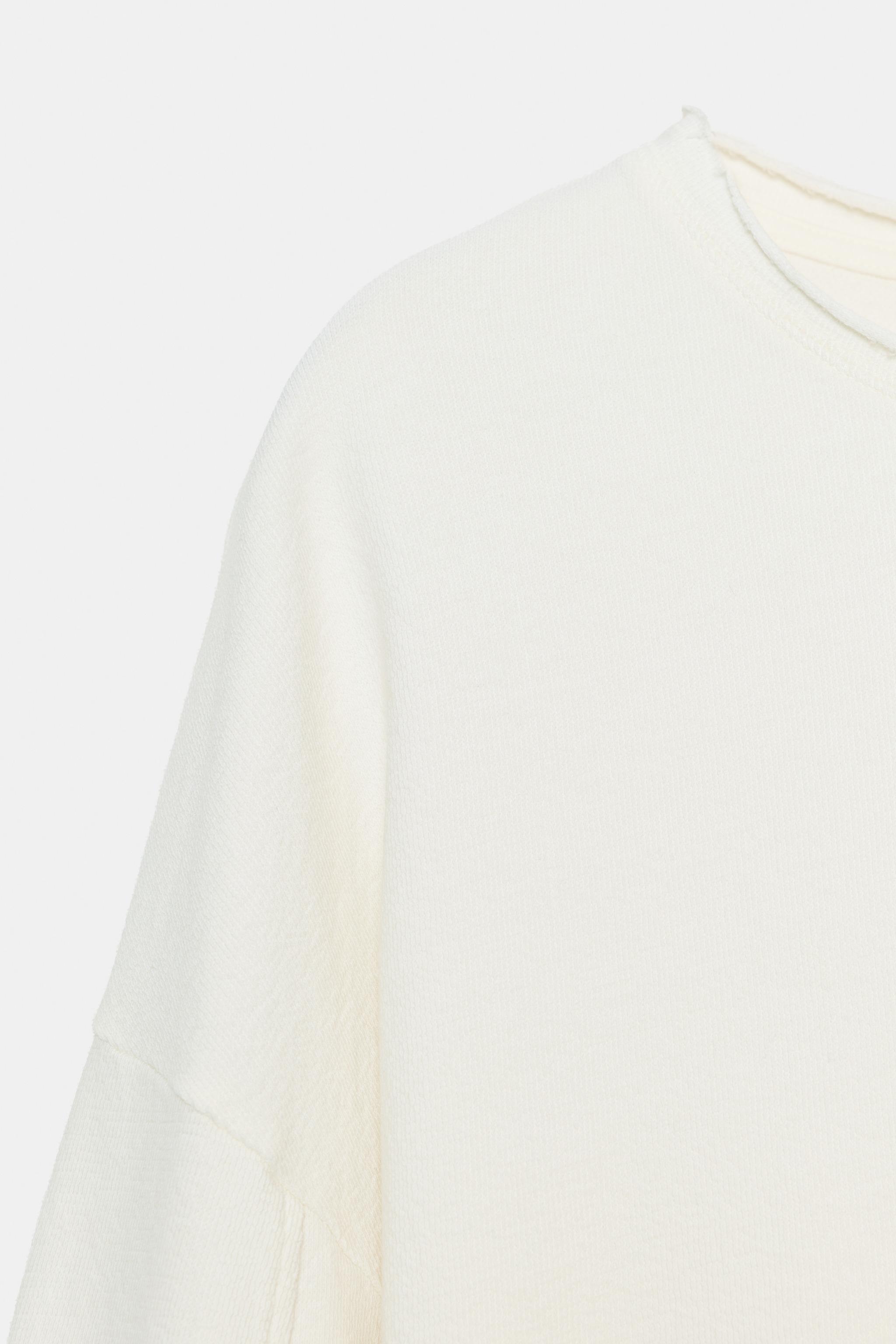 T-SHIRT TEXTURÉ À MANCHES LONGUES