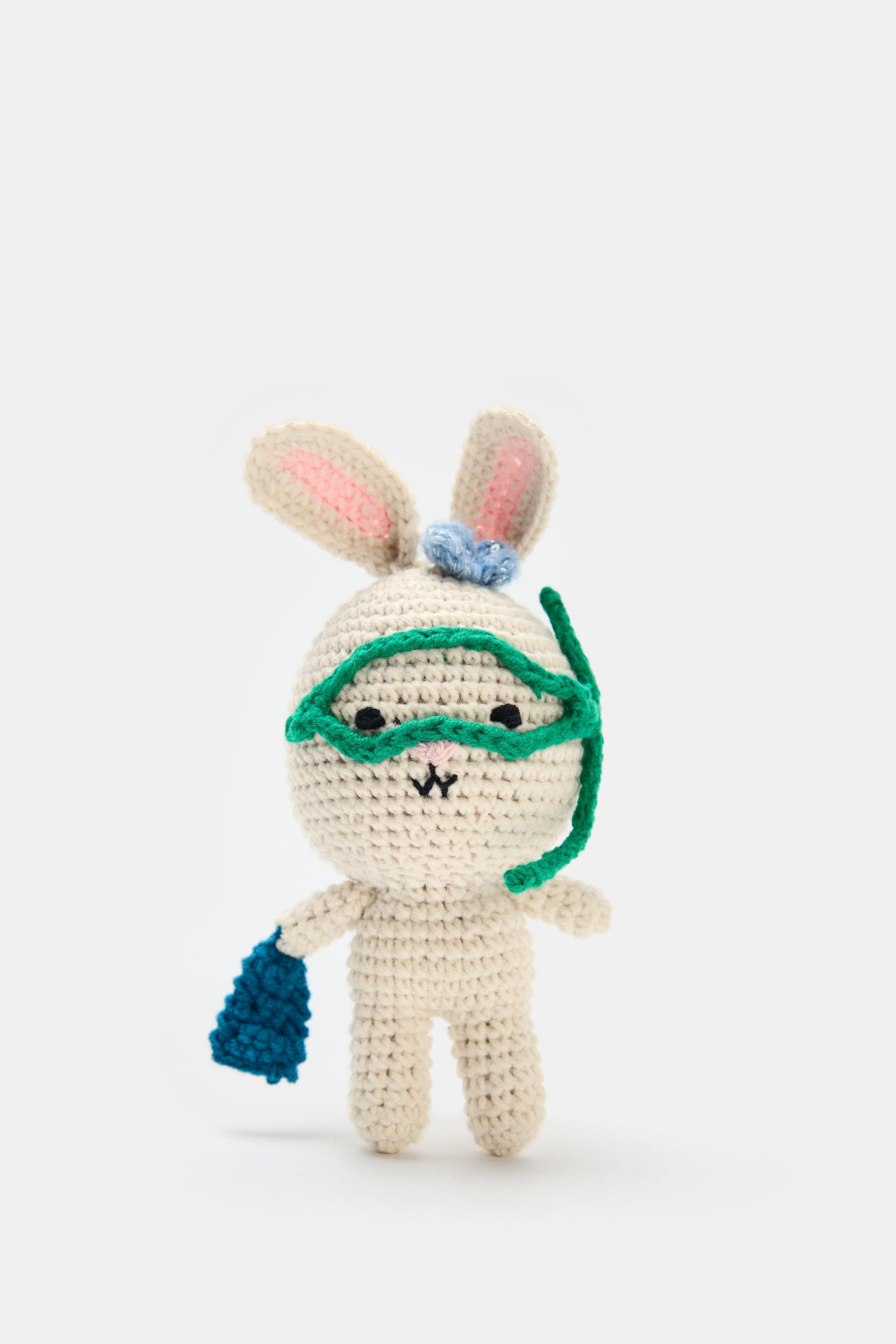 BUNNY CHARM KEYCHAIN