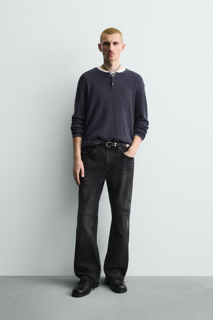 DISTRESSED FLARE FIT JEAN