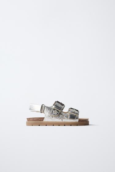 SANDALIA METALIZADA ESTRELLAS - Plata de Zara - Imagen 0