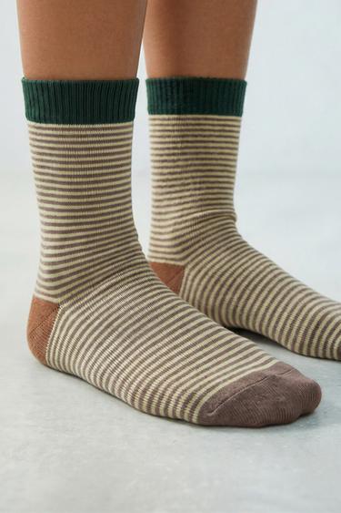 LOT DE DEUX PAIRES DE CHAUSSETTES À RAYURES - Multicolore de Zara - Image 1