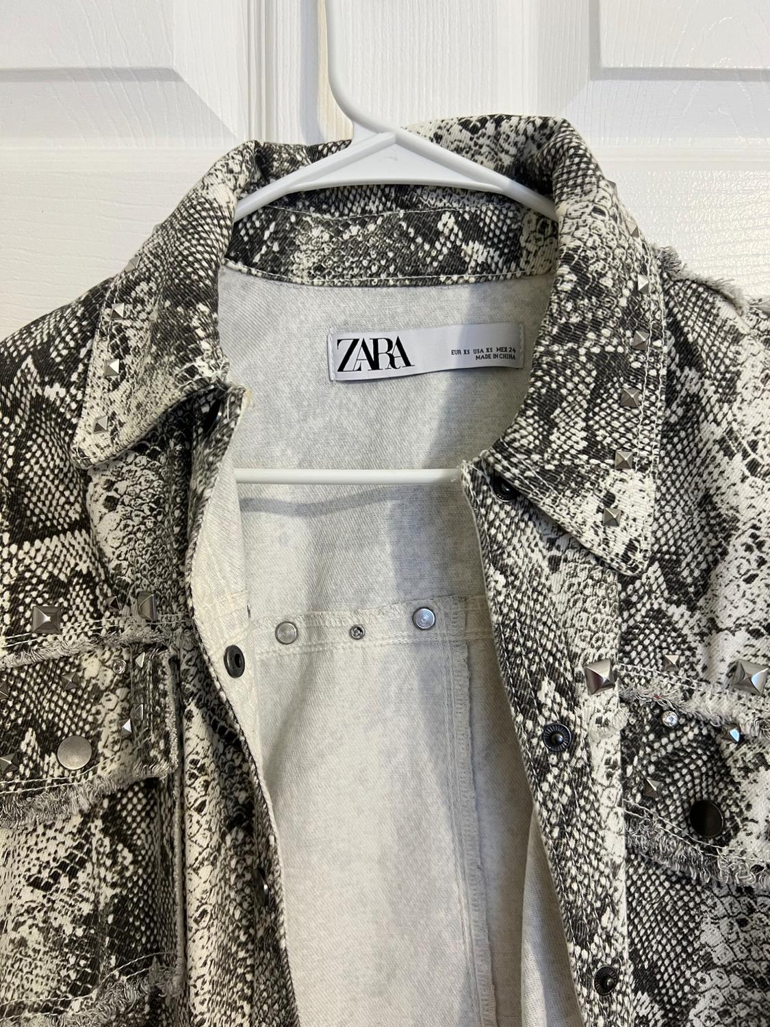 STUDDED ANIMAL PRINT JACKET - Image 2