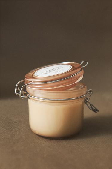 (120 G) TIRAMISU EUPHORIA SCENTED CANDLE - كاكي الخاص بـ Zara