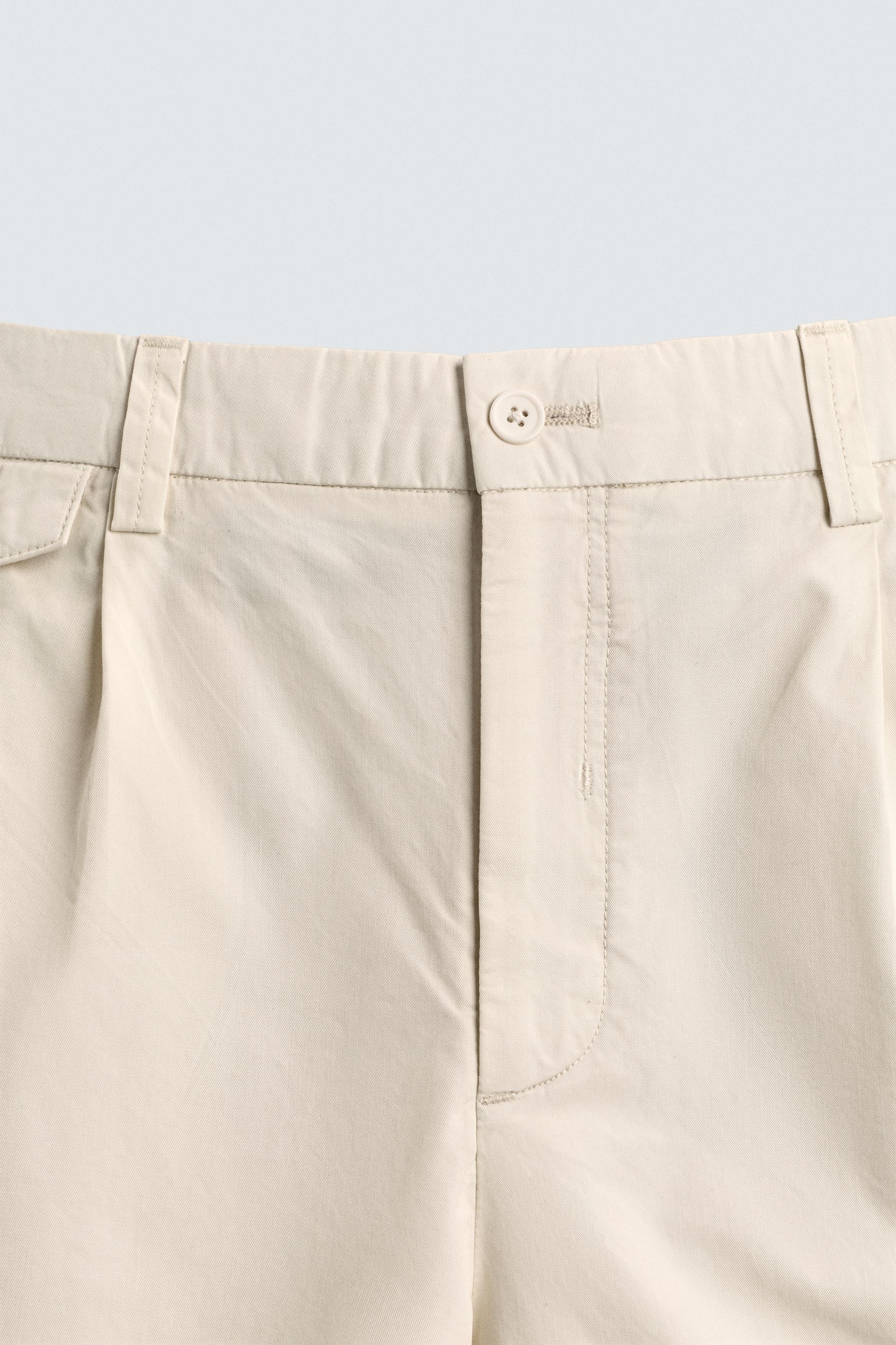 SHORT REGULAR FIT AVEC PLIS