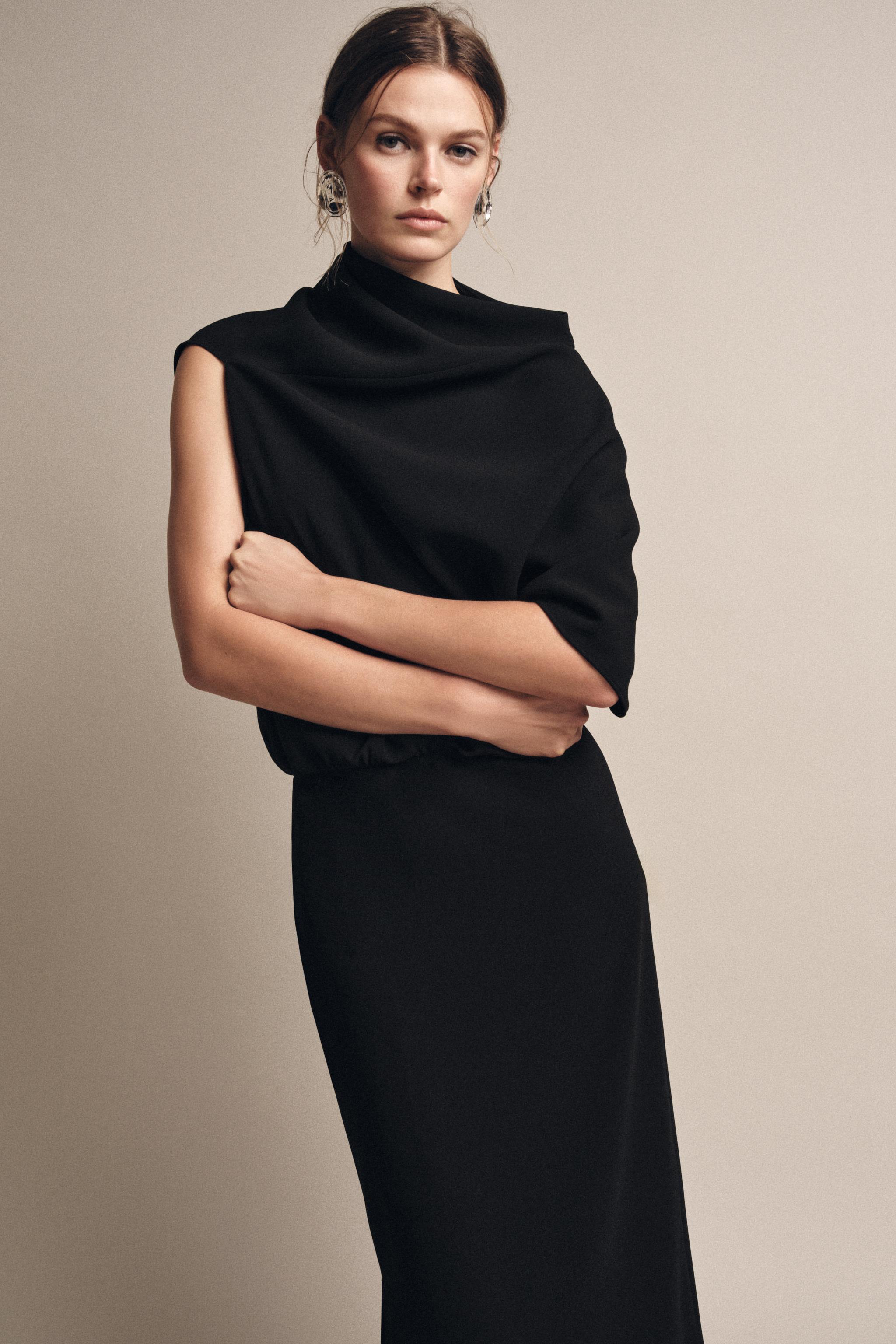 ZW COLLECTION アシンメトリーワンピース - ブラック | ZARA Japan / 日本