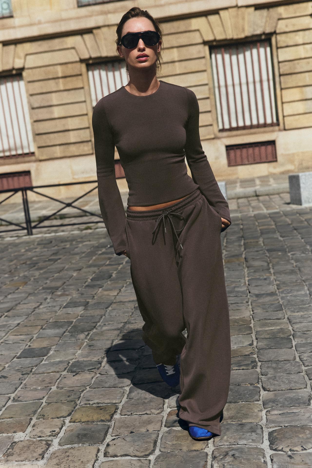 T-SHIRT AND TROUSERS SET