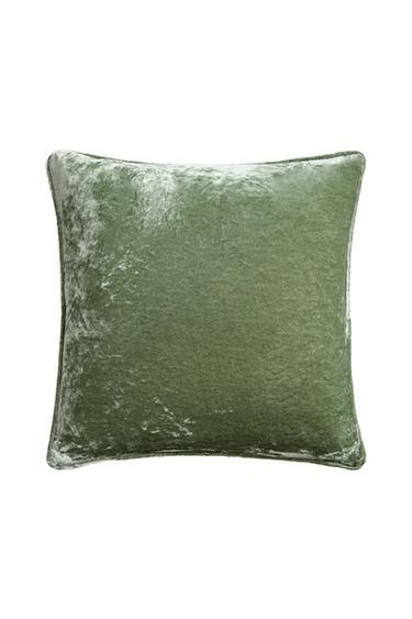 VELVET CUSHION COVER - أخضر فاتح الخاص بـ Zara