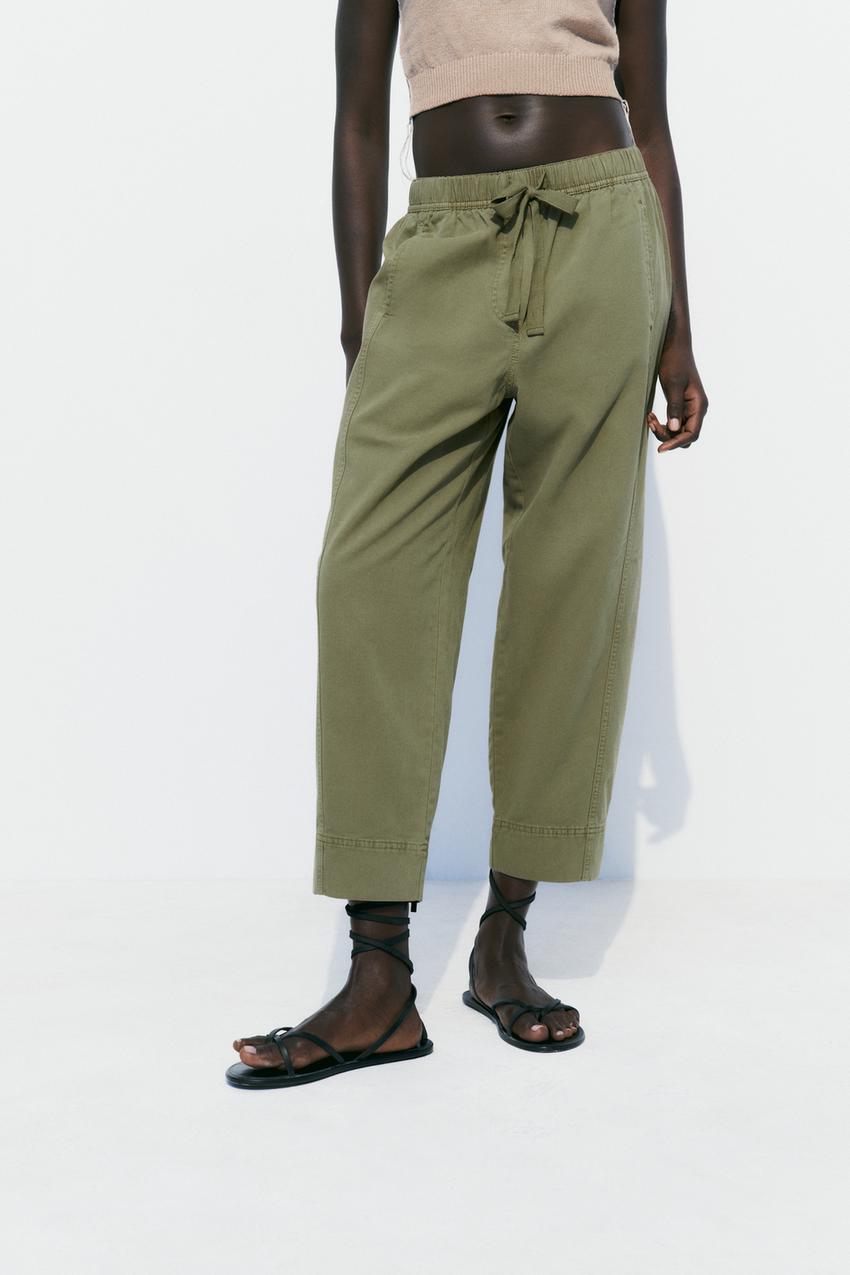 10 pantalones de Zara con goma en la cintura que son holgados y visten sin  perder comodidad