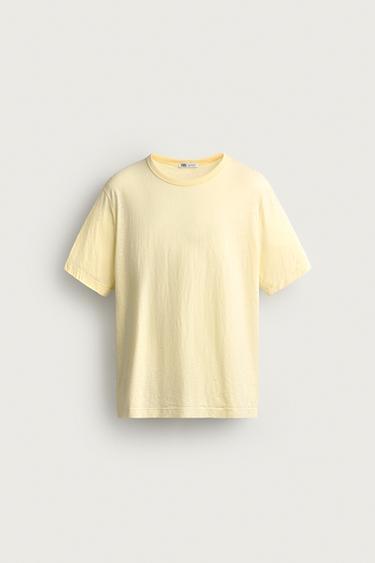 تيشرت REGULAR FIT خفيف الوزن - أصفر الخاص بـ Zara