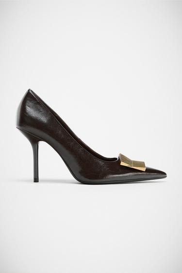 HIGH-HEEL SHOES WITH METAL APPLIQUÉ - Burgundy Red by Zara