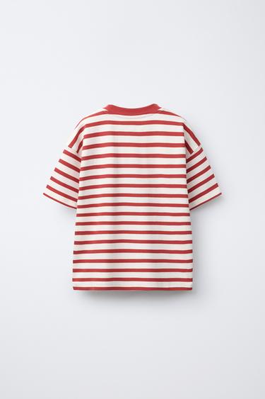 T-SHIRT À RAYURES AVEC PIÈCE - Rouge / Blanc de Zara - Image 1