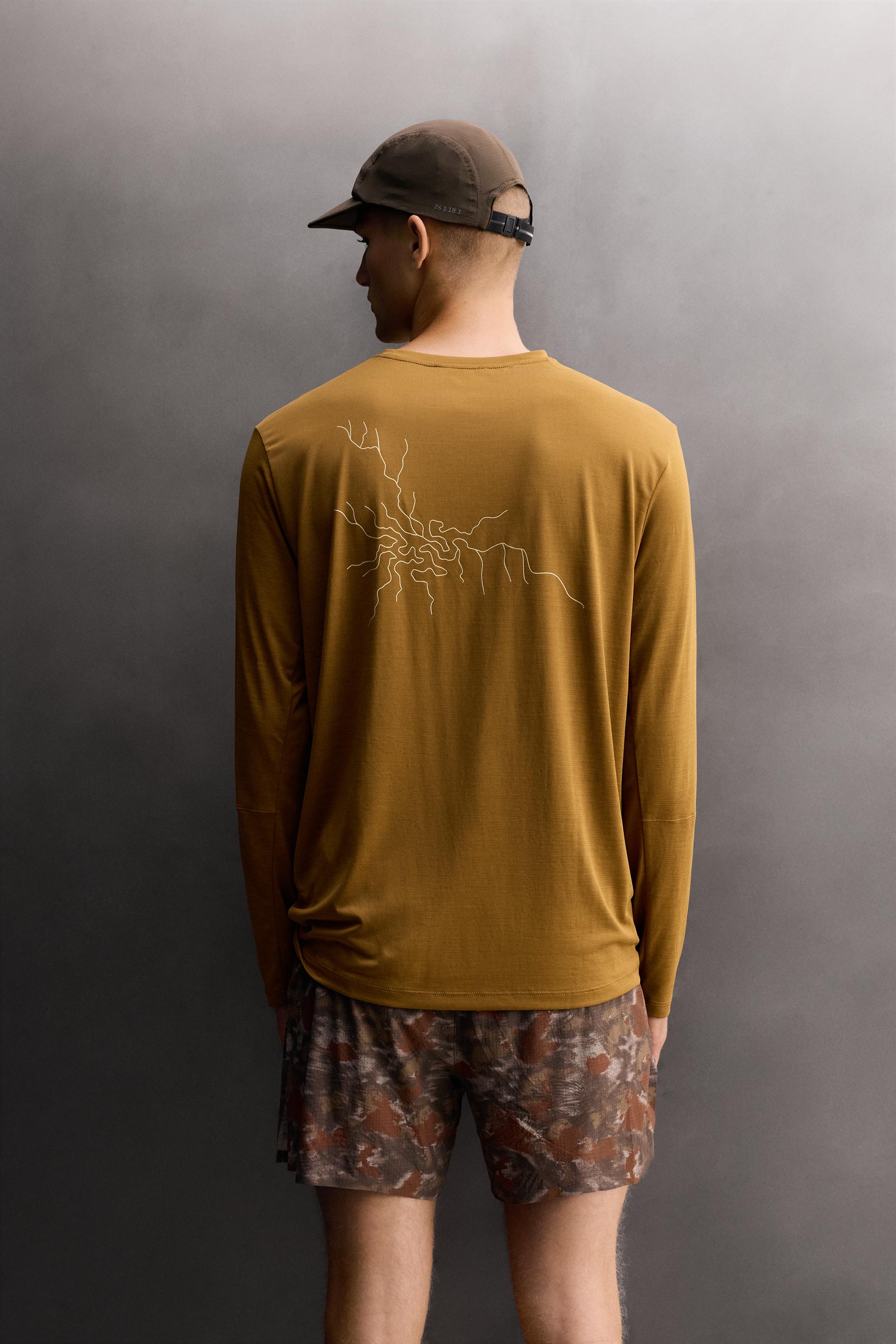 LONG SLEEVE GRAPHIC TECHNICAL T-SHIRT