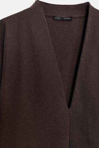 T-SHIRT RUSTIQUE COL EN V - Chocolat de Zara - Image 5