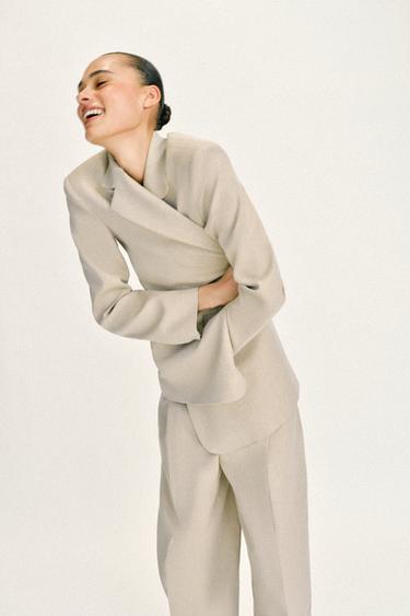 STRAIGHT FIT BLAZER WITH SHOULDER PADS AND TWO BUTTONS - Light beige by Zara