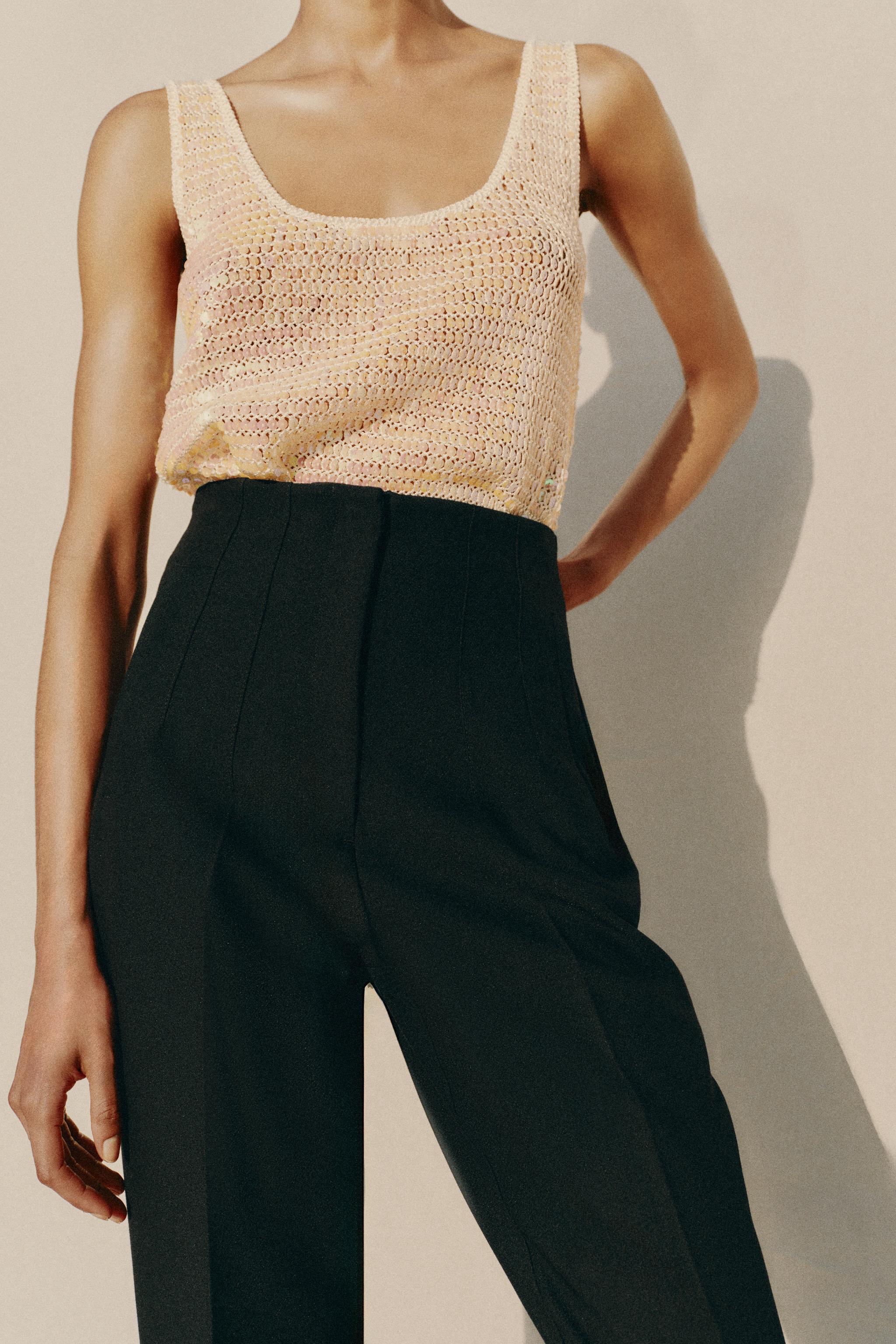 HIGH-WAISTED PANTS