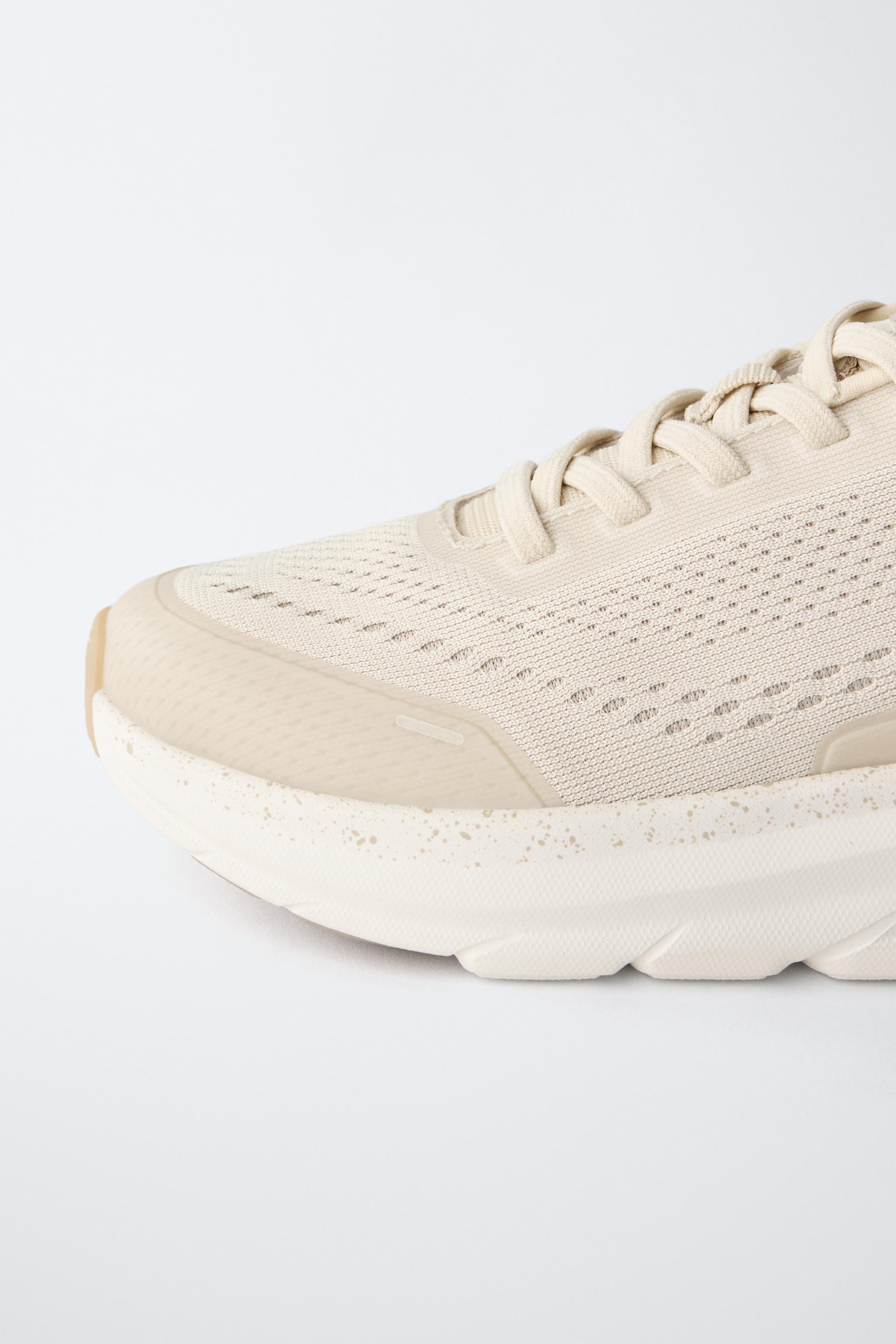 ATHLETIC SNEAKERS WITH SOLE DETAIL