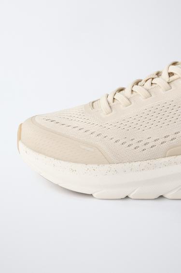 BASKET DE SPORT AVEC DÉTAIL SEMELLE - Blanc écru de Zara - Image 3