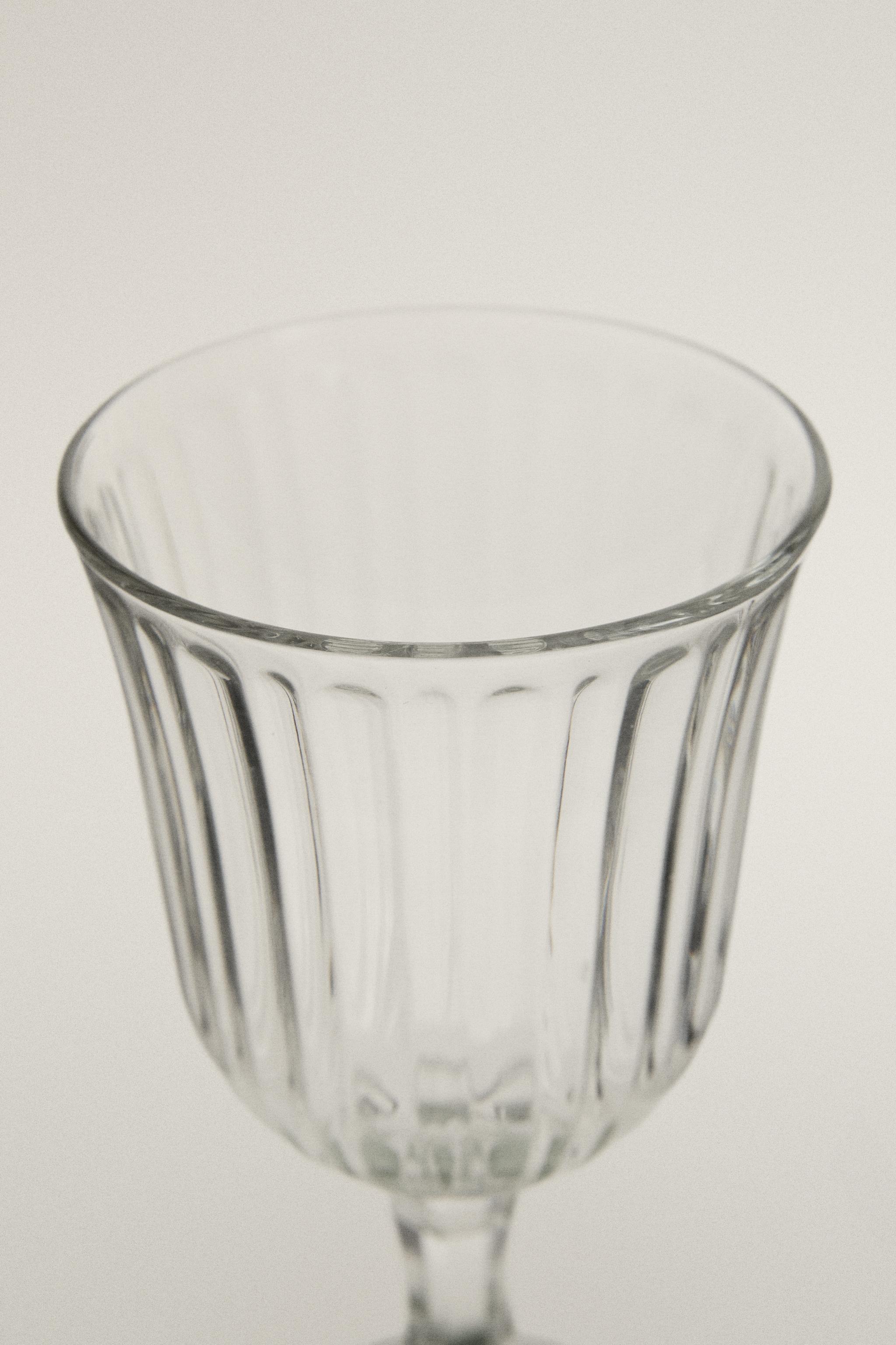 EMBOSSED GLASS WITH COLORED BASE — Green