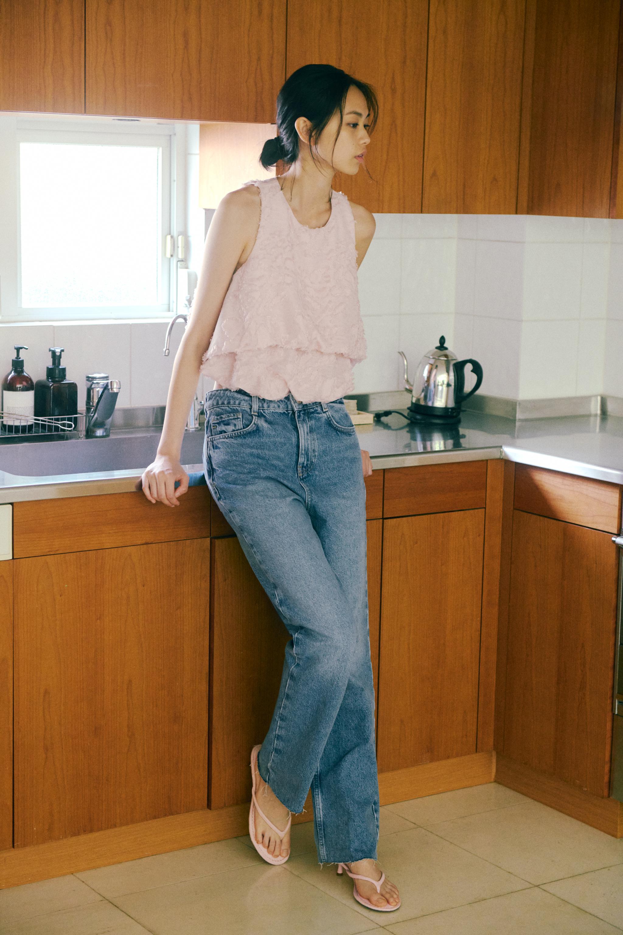 ☆ドイツ発*ZARA*新作*リップドストレートデニム/LB☆ ☆ドイツ発*ZARA*新作*リップドストレートデニム/LB☆ (ZARA