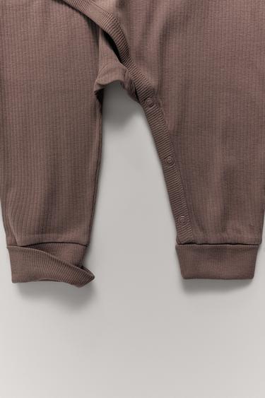 بيجامة قطعة واحدة كيمونو - بني الخاص بـ Zara