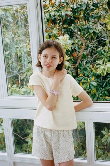 6-14 ANS / LOT DE DEUX PYJAMAS RAYURES ET ÉTOILES - Jaune de Zara