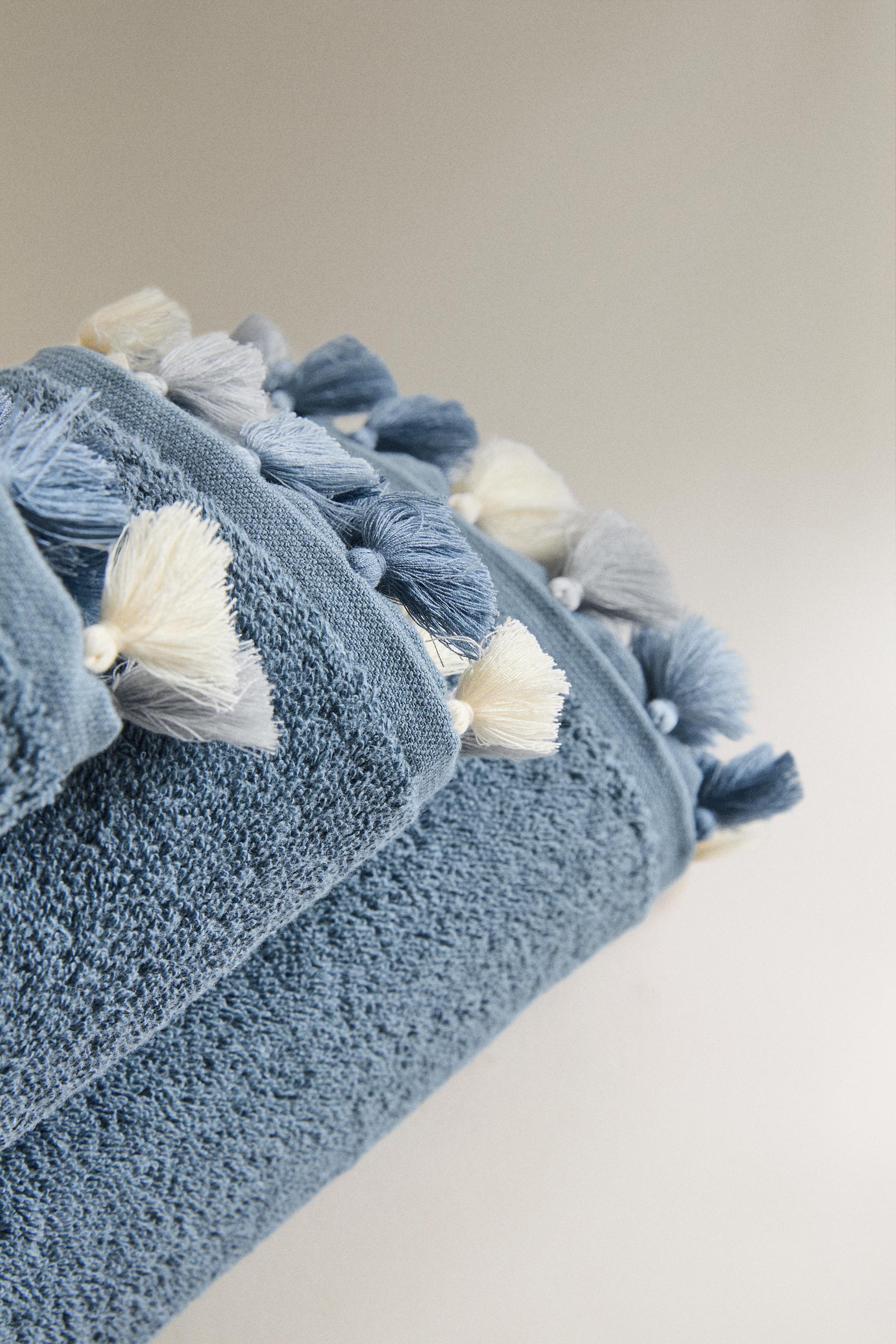 BATH TOWEL WITH TASSELS — Mid-blue