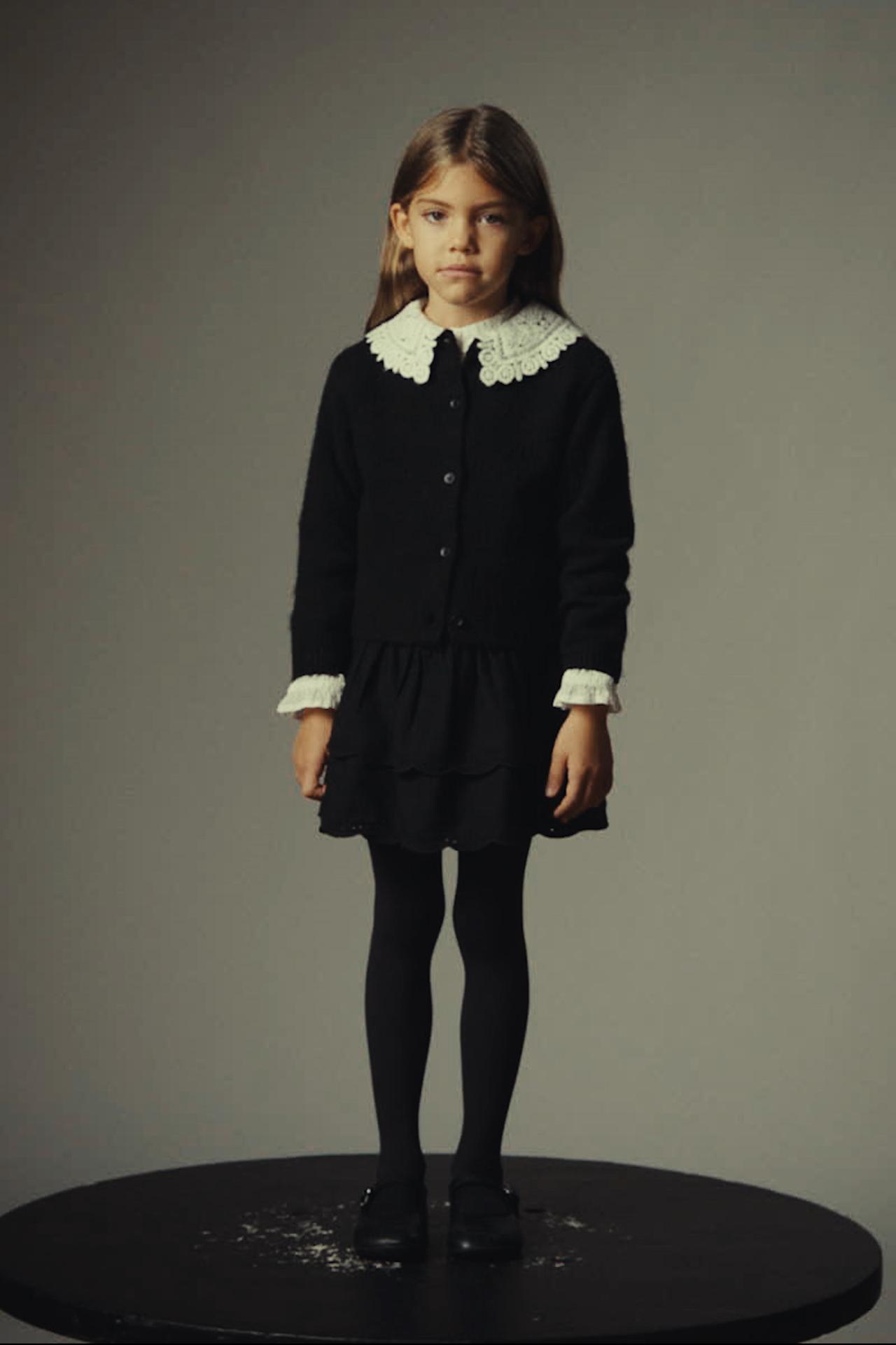 DETACHABLE COLLAR CARDIGAN — Black