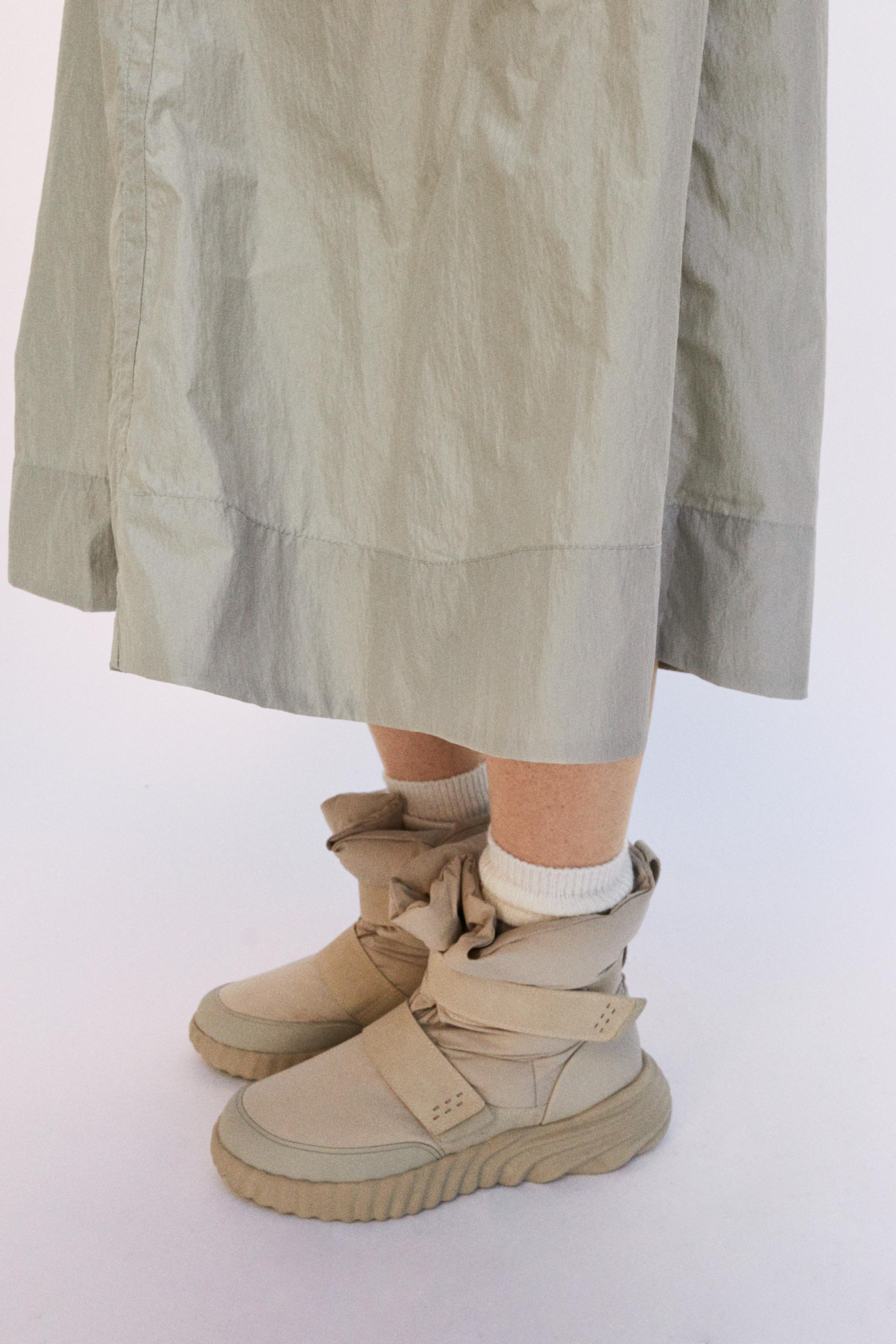 WATER REPELLENT ミディワンピース X AND WANDER 0518/054 WATER REPELLENT ミディワンピース X AND WANDER® - ライト