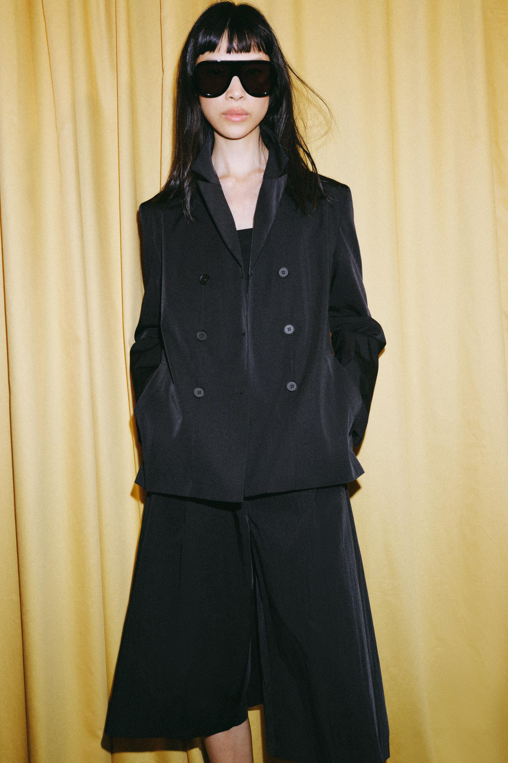 ZW COLLECTION ダブルブレストブレザー - ブラック | ZARA Japan / 日本