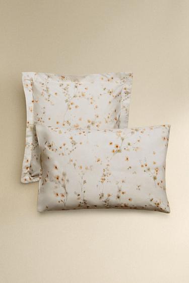 FRONHA DE TRAVESSEIRO COM ESTAMPA DE FLOR - Branco-marfim da Zara - Imagem 0