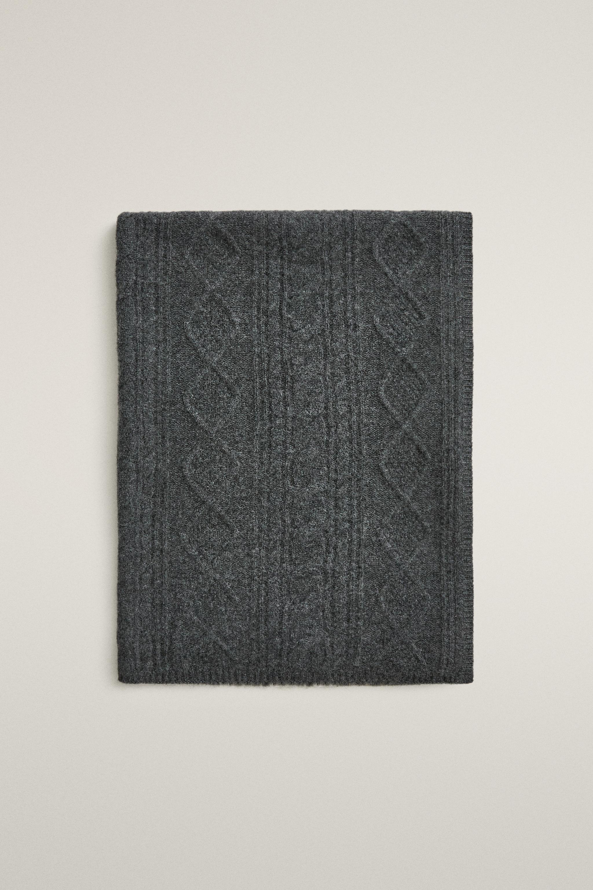 CASHMERE CABLE KNIT BABY BLANKET