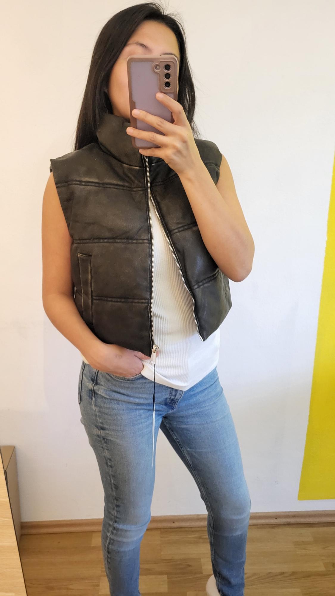 LEATHER EFFECT SHORT PUFFER GILET - Image 7