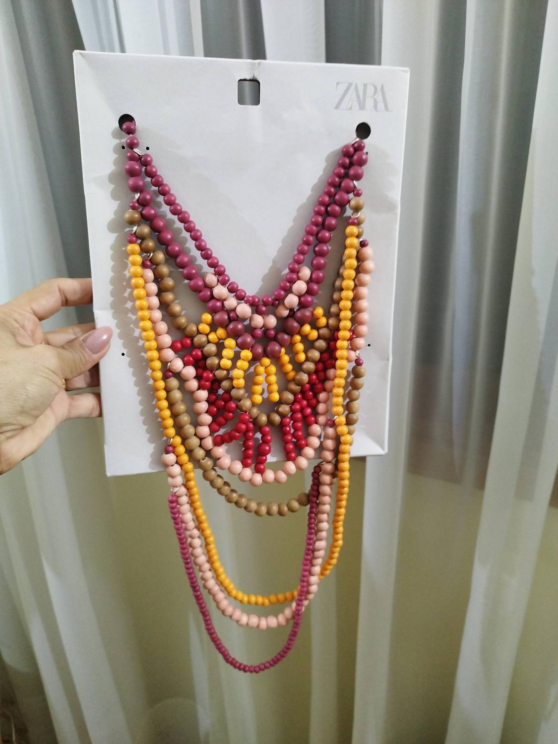 WOODEN BEAD CASCADE NECKLACE - Image 2