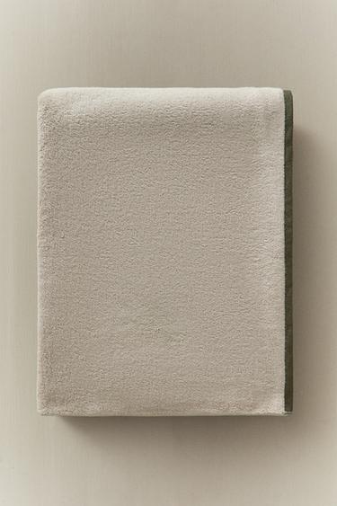 Zara BATH TOWEL WITH CONTRAST BORDER - Stone