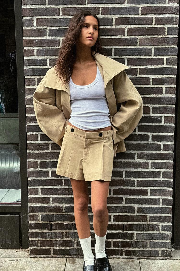 PLEATED SHORTS WITH BUTTONS - Main Image