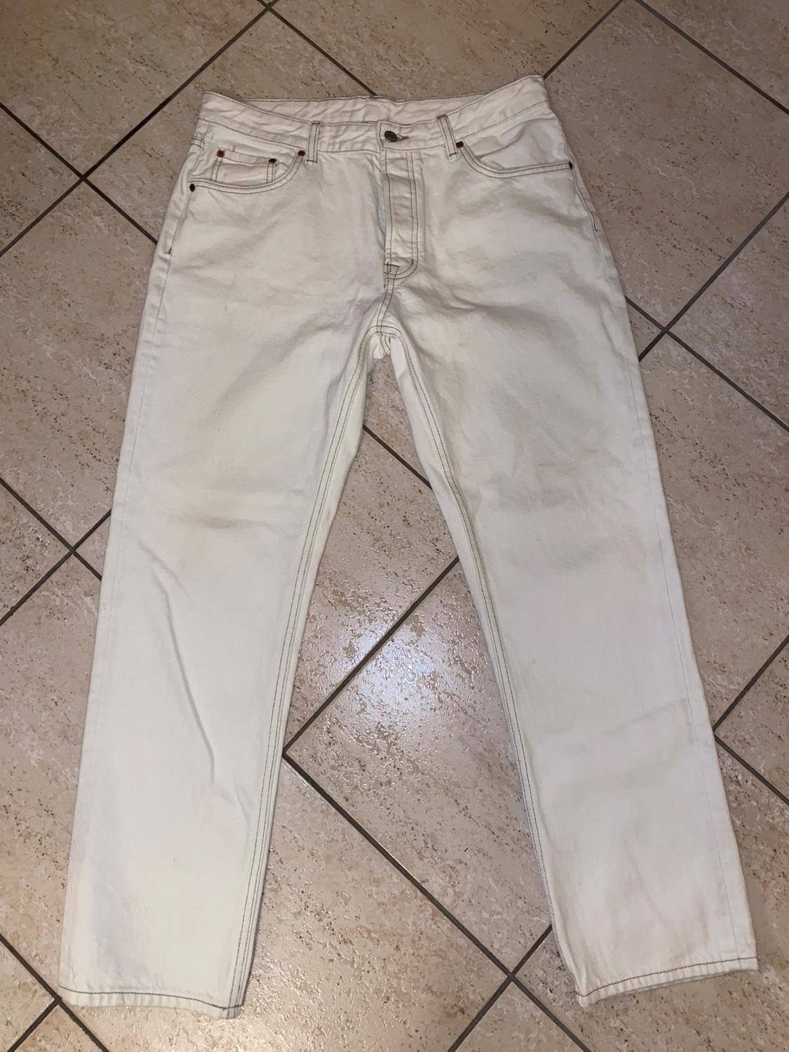 STRAIGHT FIT JEANS