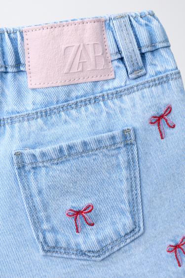 BERMUDA EN JEAN MOM FIT AVEC LACETS BRODÉS - Bleu clair de Zara - Image 3